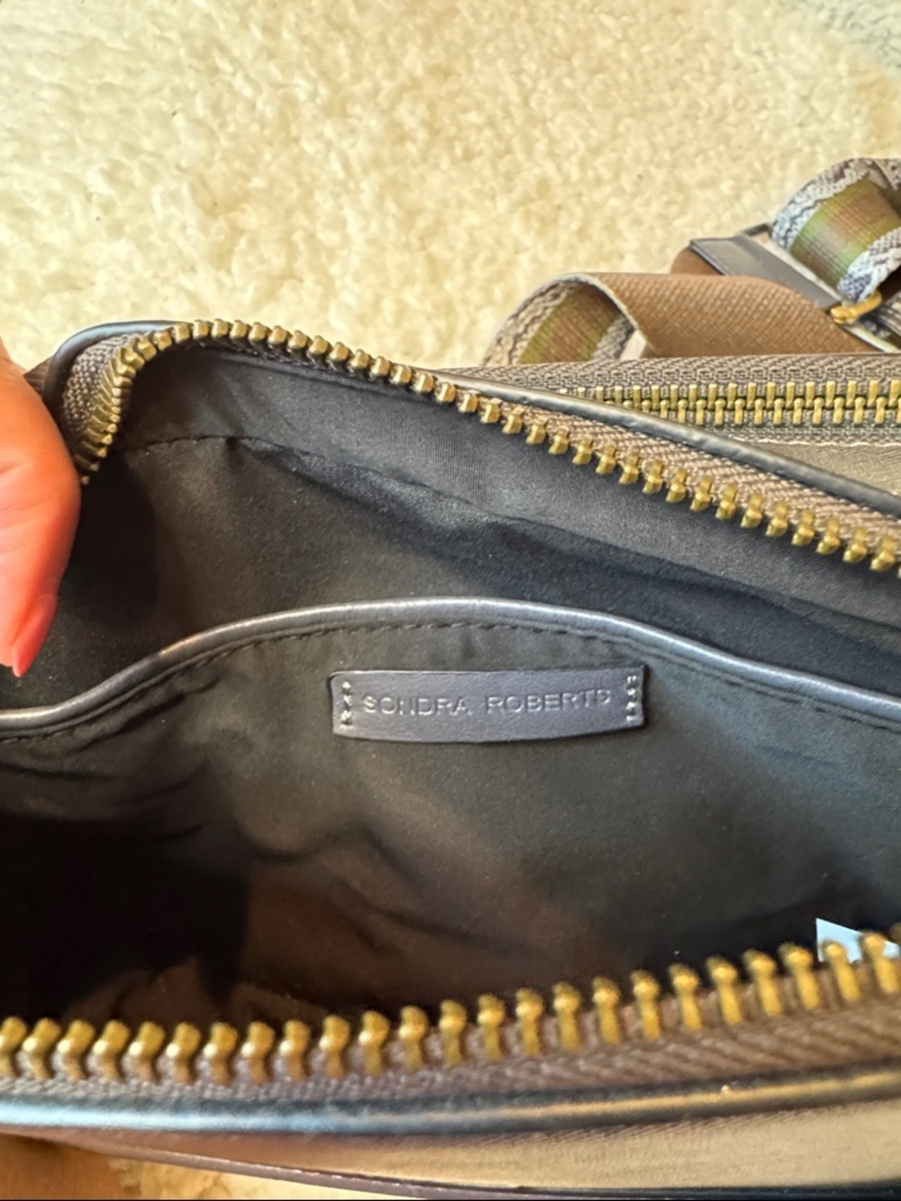 Sondra Roberts vegan leather crossbody Bag with Olive-Accent Strap - Picture 8 of 13